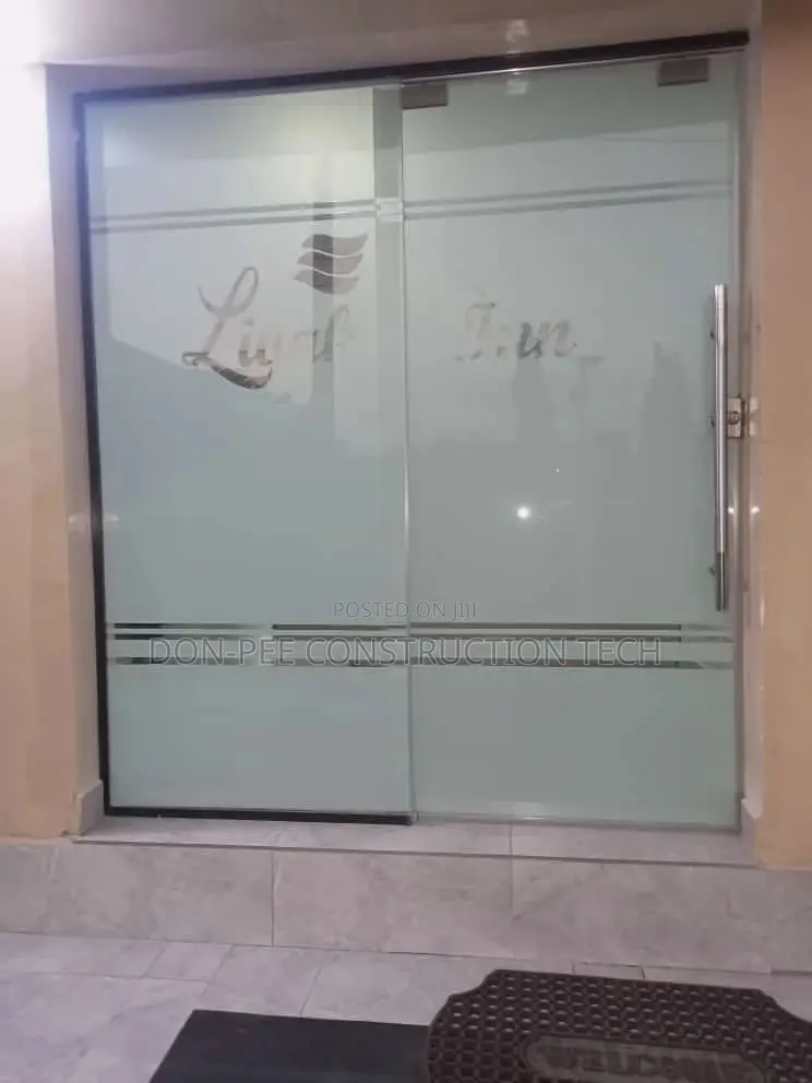Frameless Glass Doors