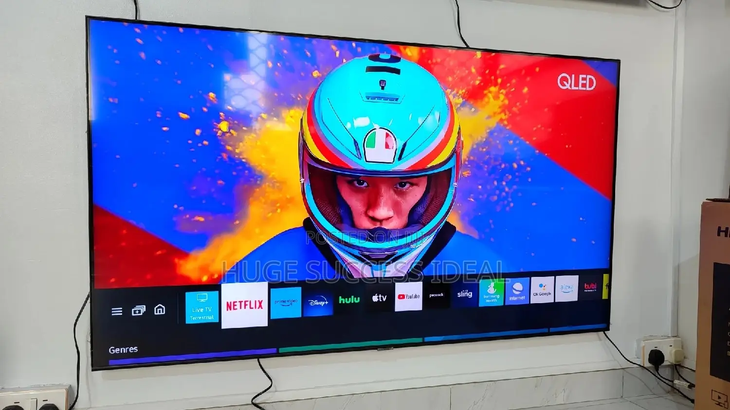 SAMSUNG 65" Smart Ultra HD HDR QLED TV With Bixby, Alexa