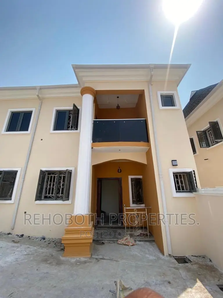 4bdrm Duplex in Kolapo Ishola Gra, Ibadan for rent