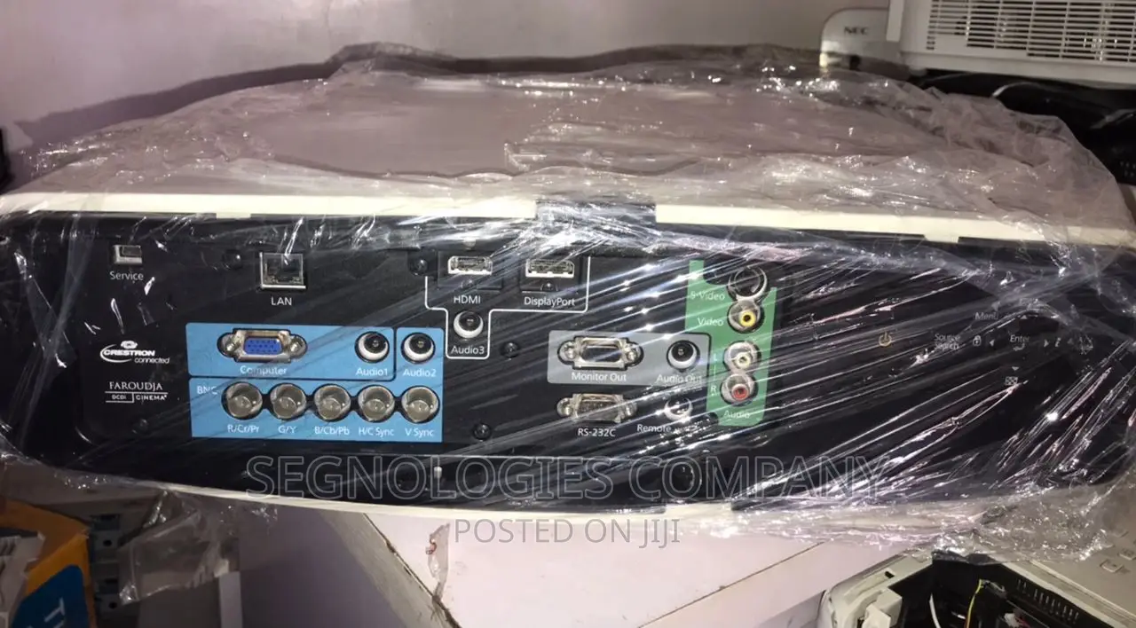 Epson Eb-G6350 7000 Lumens Xga Projector