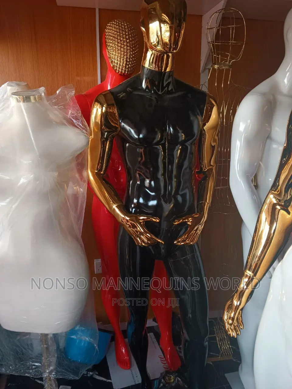 Full Fibre Huge Gold And Black Dummy