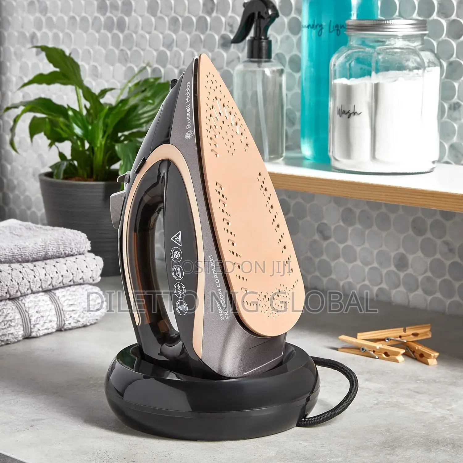 Russell Hobbs Freedom Cordless Steam Iron, RHC580, 2400W