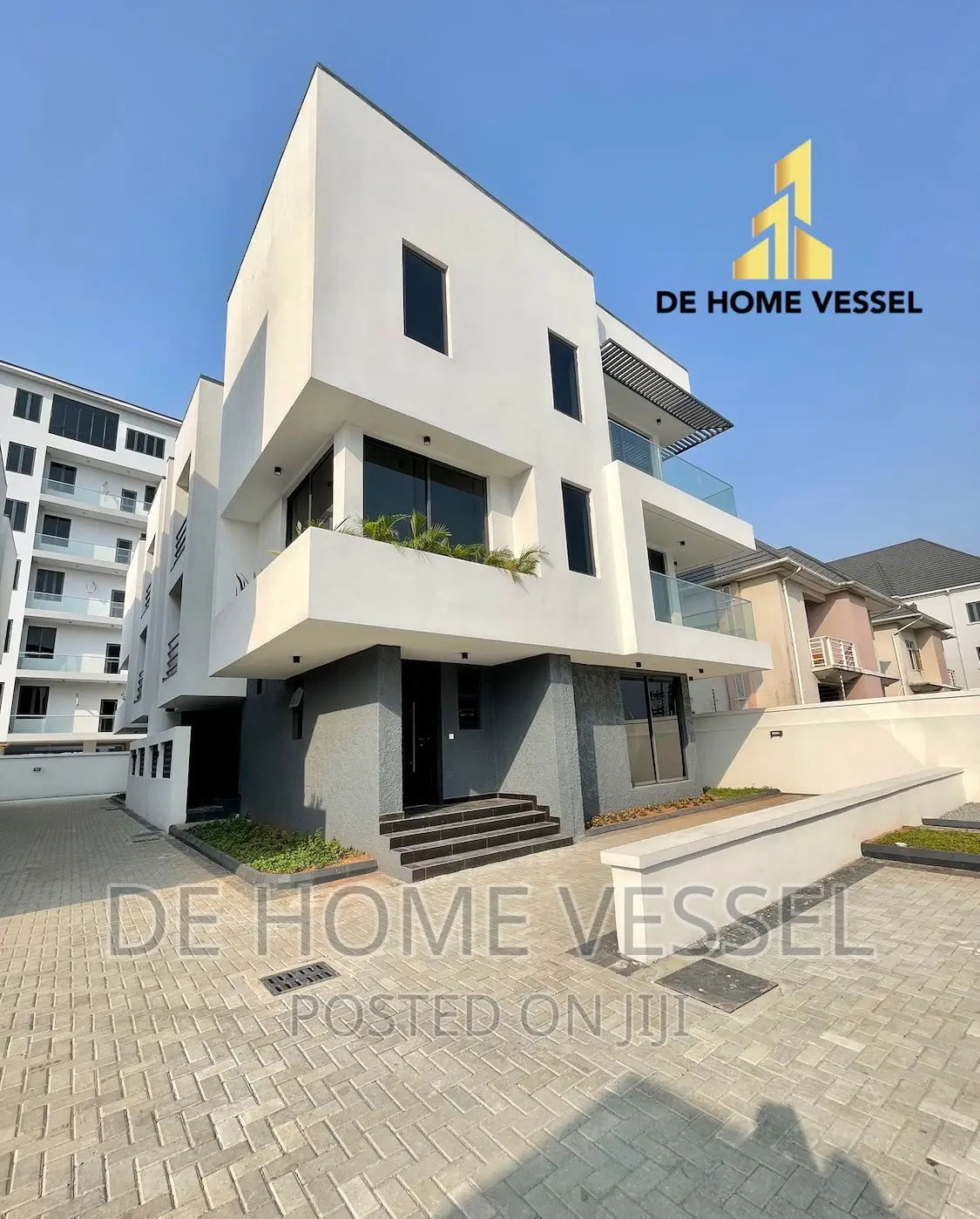 5bdrm Duplex in Lekki Phase 1 for sale