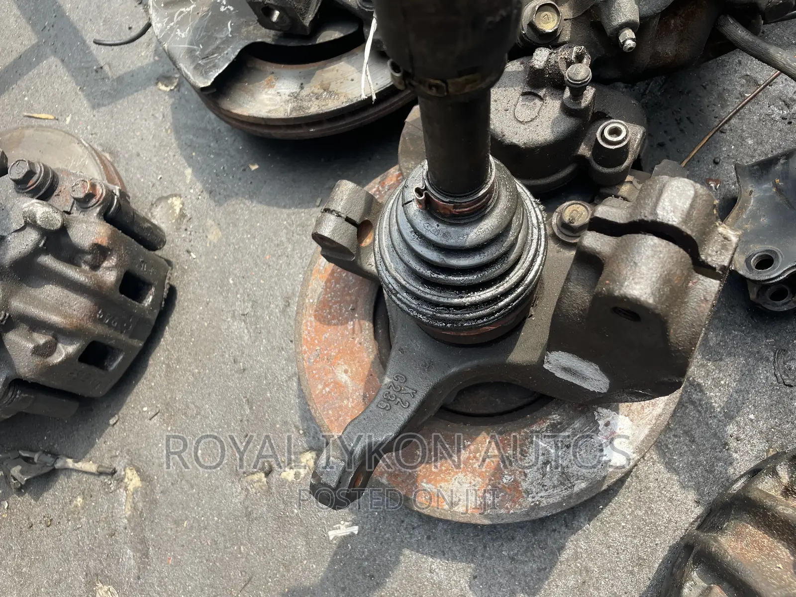 Complete Hub Mazda MPV 2005 Model