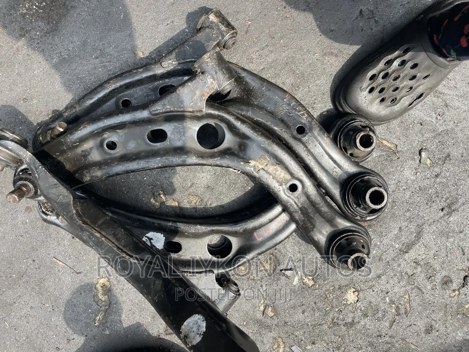 Low Arms Mazda MPV 2005