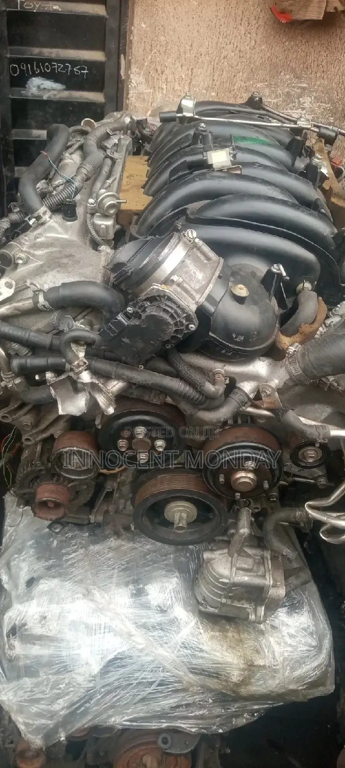Toyota Land Cruiser Engine 3ur.