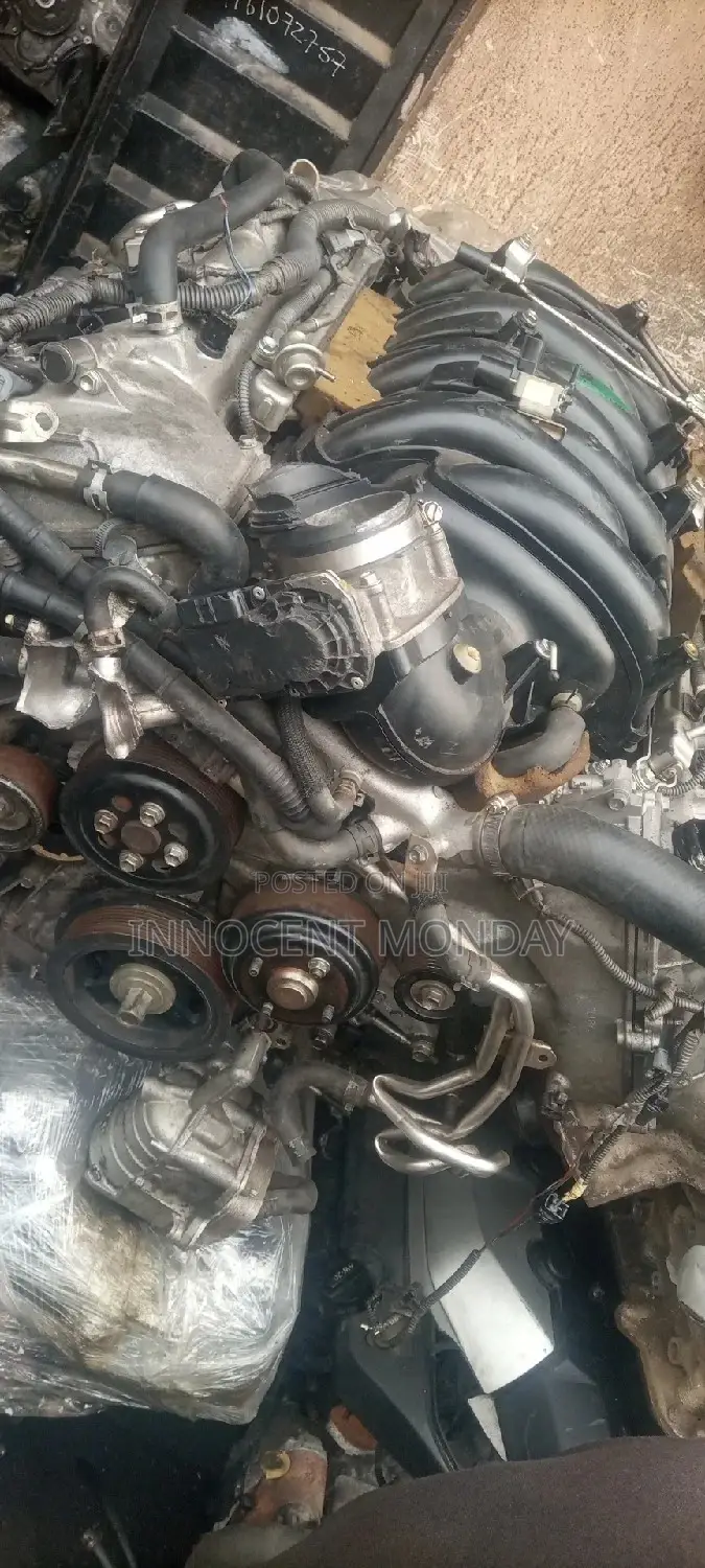 Toyota Land Cruiser Engine 3ur.