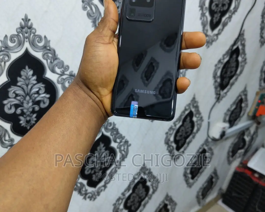 New Samsung Galaxy S20 Ultra 128 GB Black