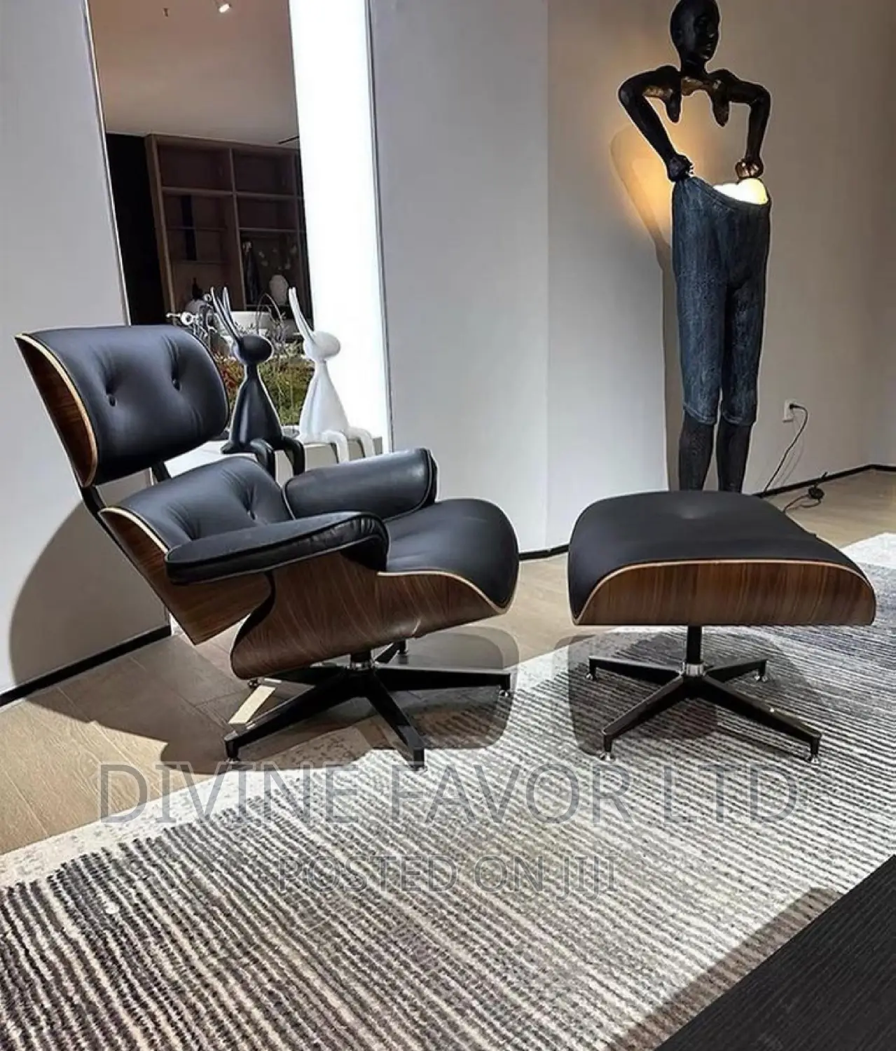 Lounge Chair With Ottoman