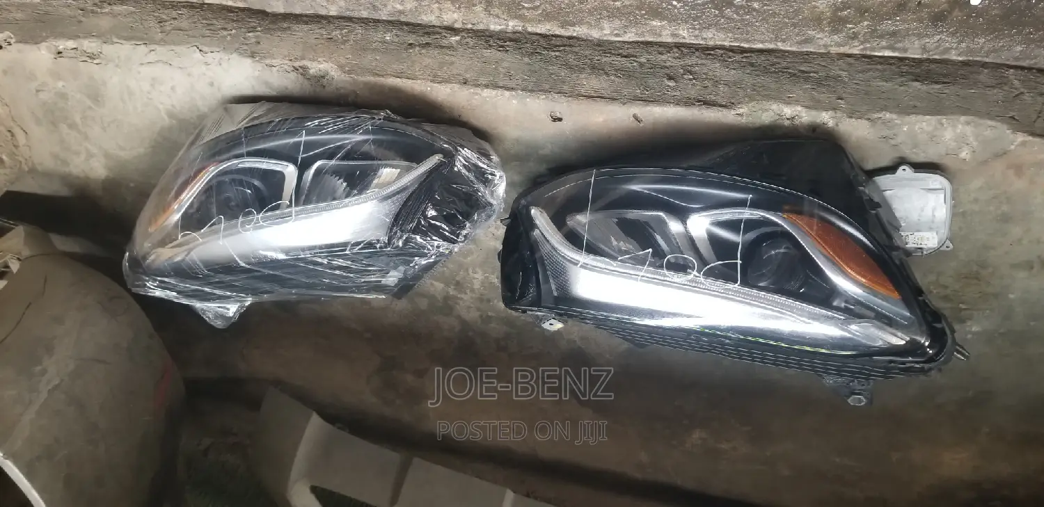 GLC300 2017 Single Charger American Headlight