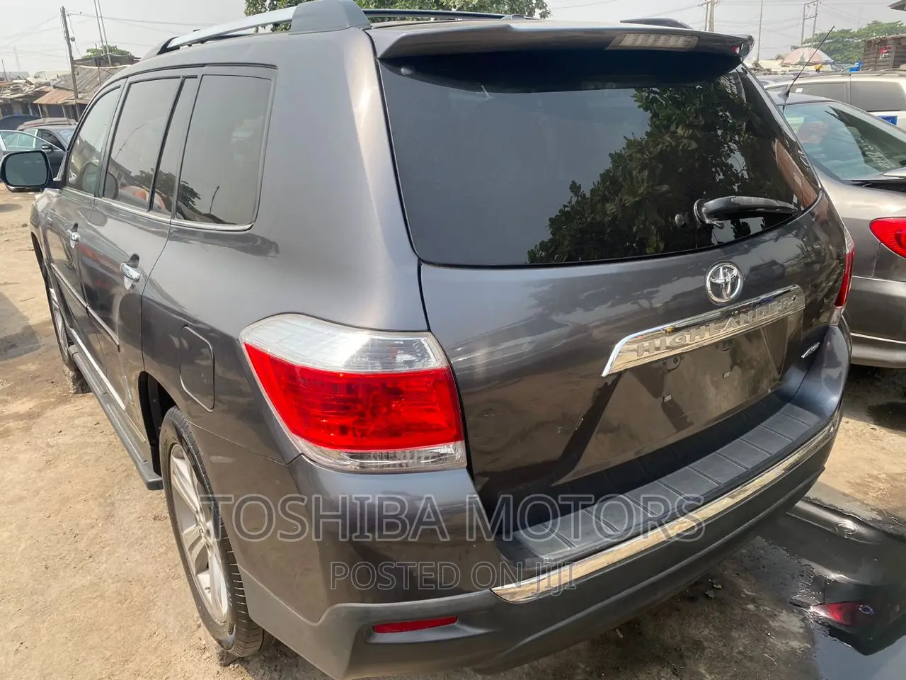 Toyota Highlander Limited 3.5l 4WD 2013 Gray