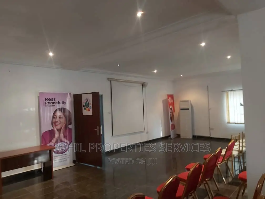 A Specious Serviced Office Building or Office Space to Let