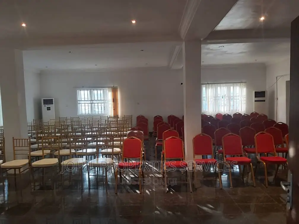 A Specious Serviced Office Building or Office Space to Let