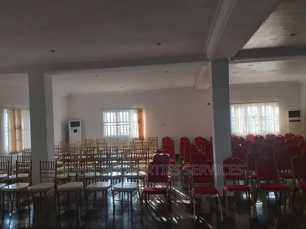A Specious Serviced Office Building or Office Space to Let
