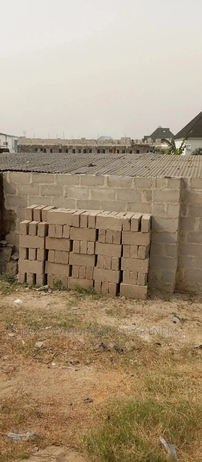 For Sale: At Major G.U.Aker Rd, Eliozu