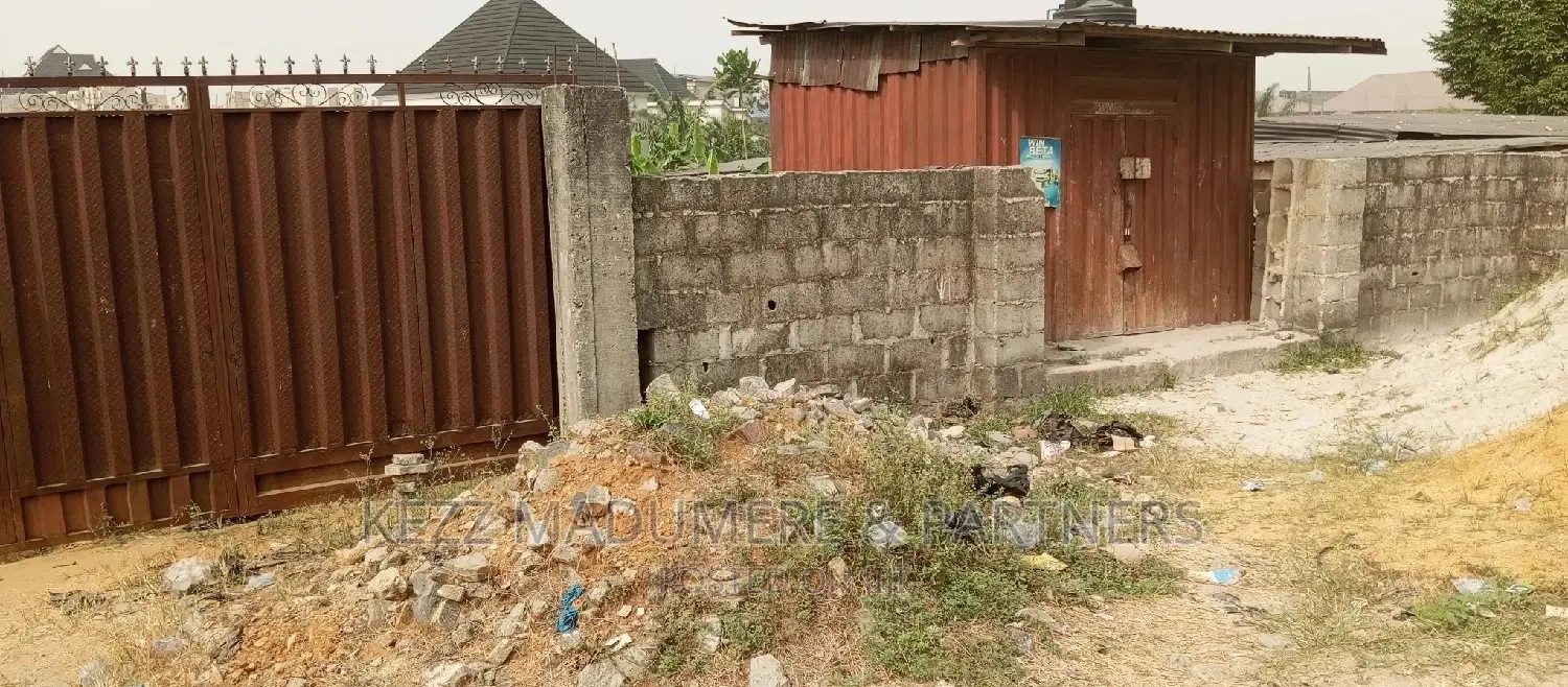 For Sale: 3 Fenced Plots on the Major Sars Road