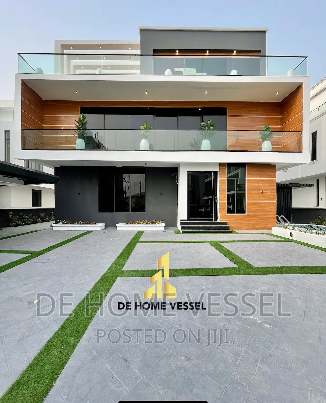 5bdrm Duplex in Osapa london for sale