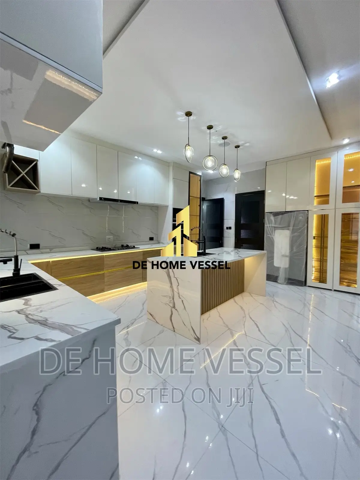 5bdrm Duplex in Osapa london for sale