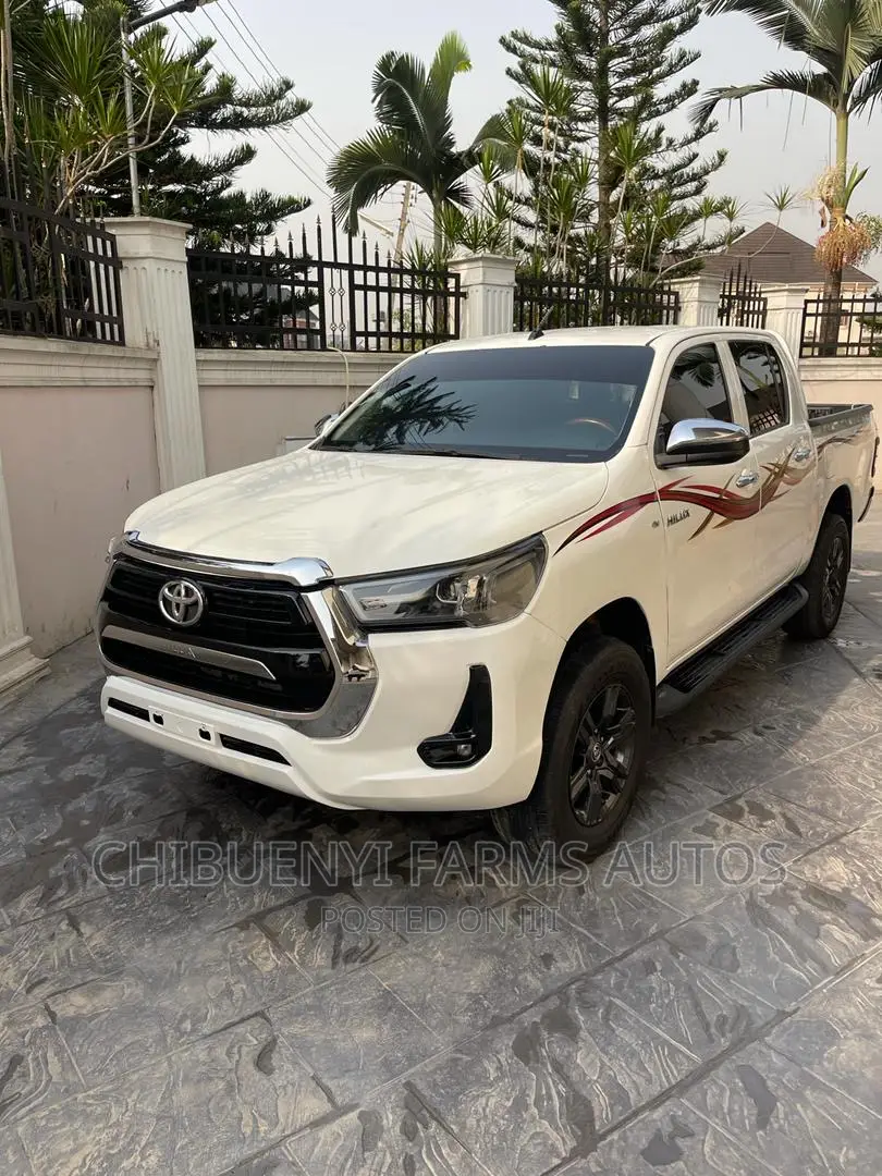 Toyota Hilux 2019 White