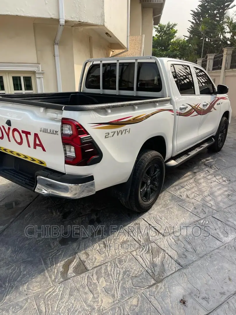 Toyota Hilux 2019 White