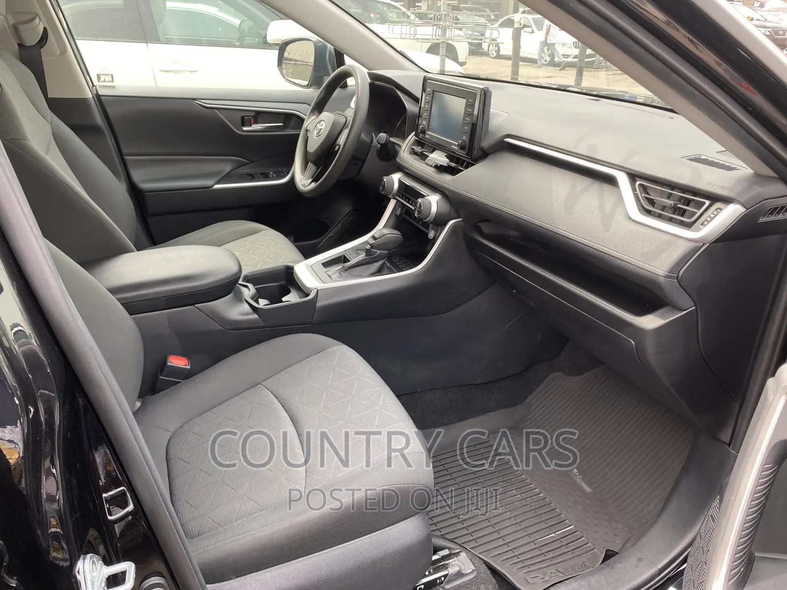 Toyota RAV4 XLE 2021 Black