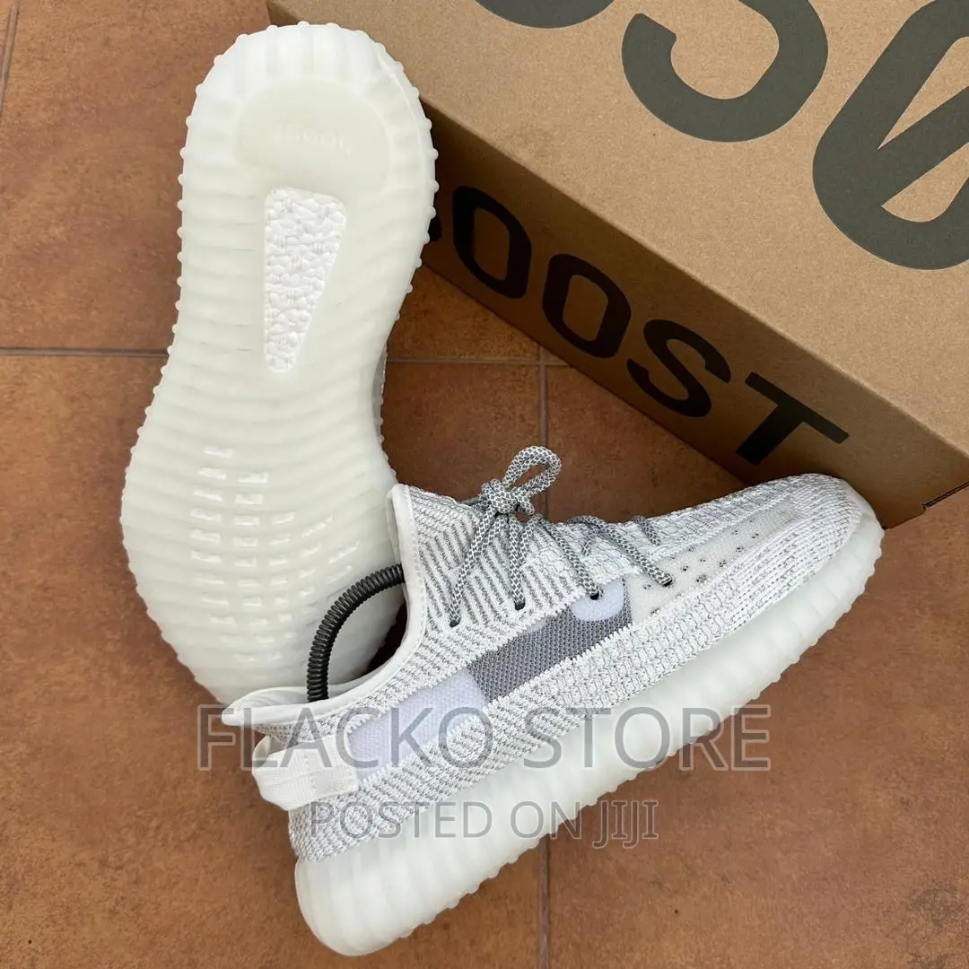 Original Yeezy 350 V2 Boost Sneakers
