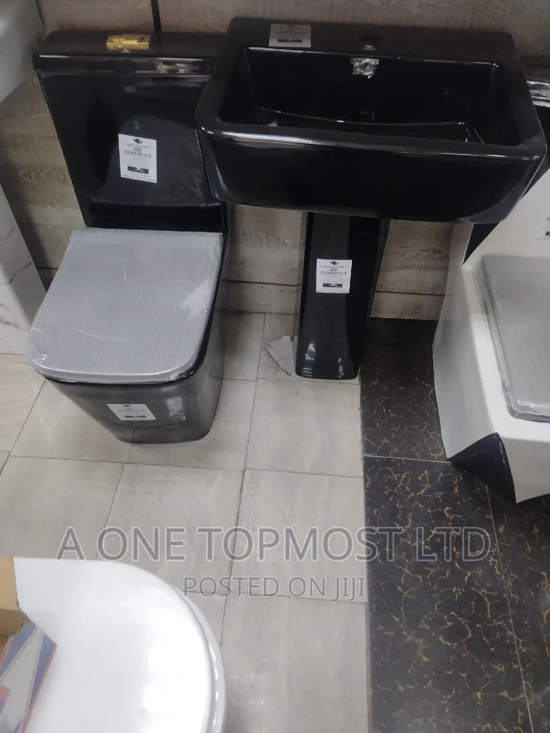 Executive Water Closet (Black)