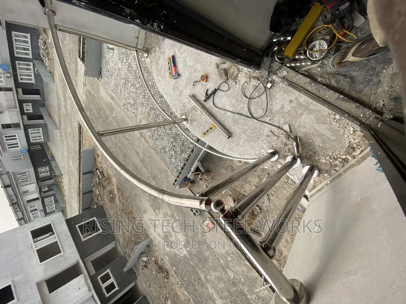 Round Bankonly Stainless Rails