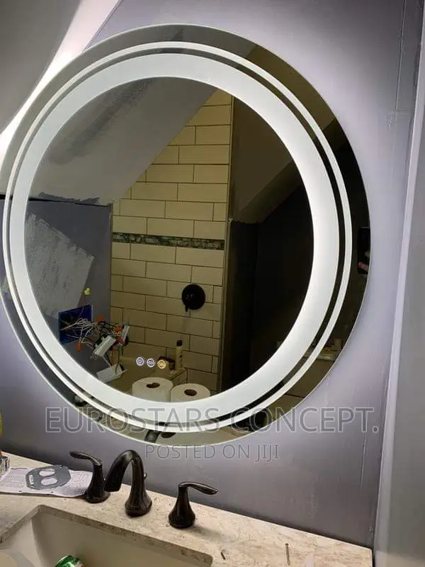 Round Luxury Mirror With LED Lights