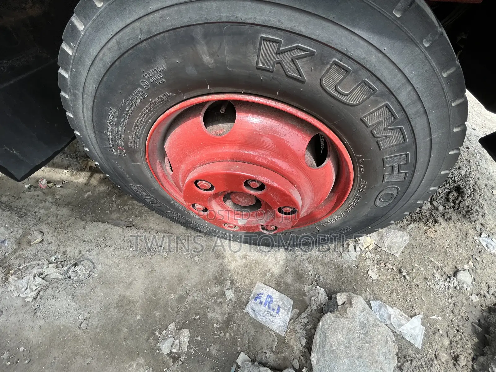 Mercedes-Benz 814 Follow Come Bucket