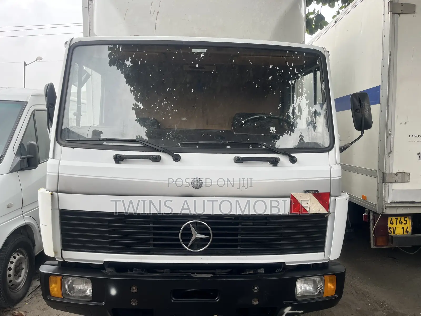 Mercedes-Benz 814 Container Body