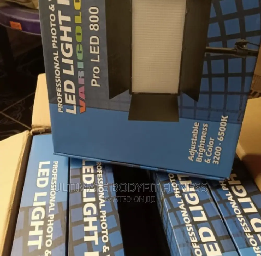 Brand New Pro Led 800 Light For Video Photo With Tripod