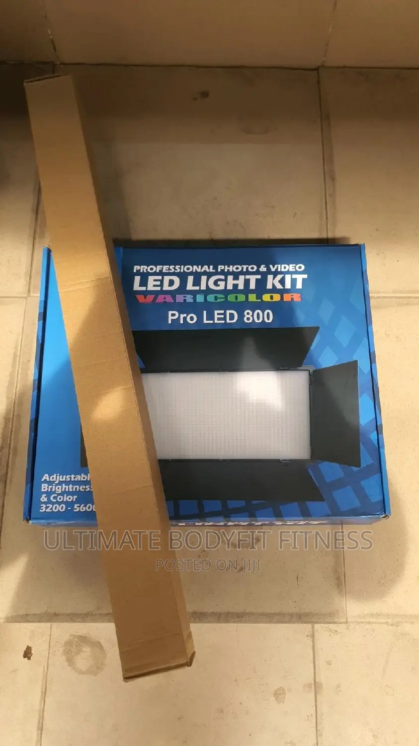 Brand New Pro Led 800 Light For Video Photo With Tripod