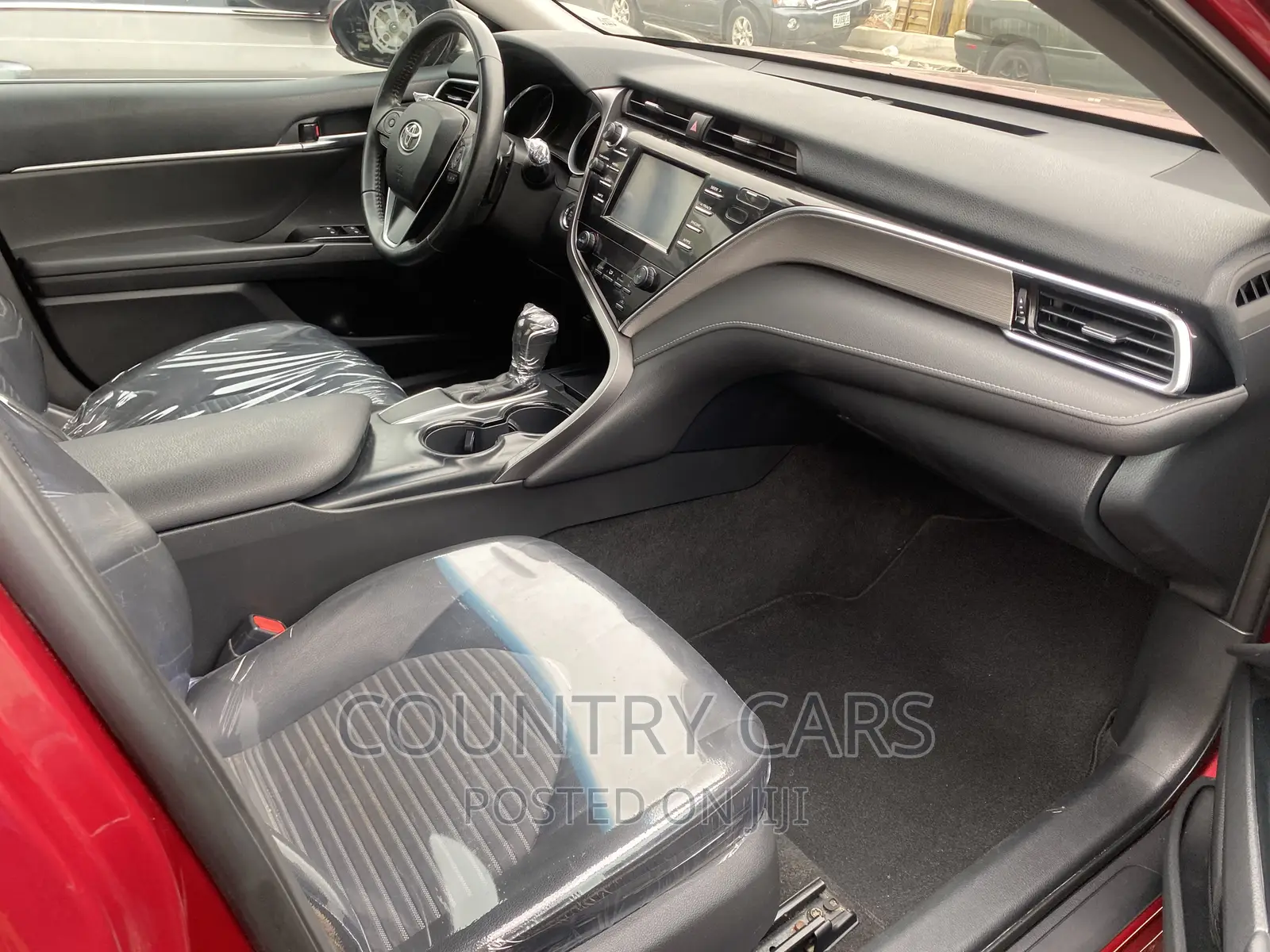 Toyota Camry SE FWD (2.5L 4cyl 8AM) 2018 Red