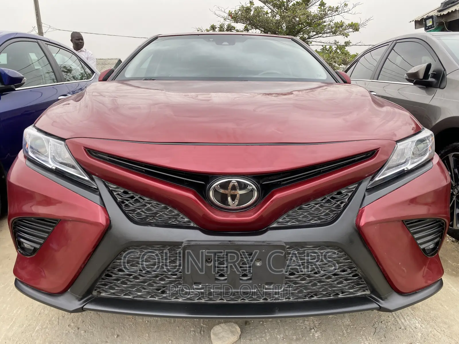 Toyota Camry SE FWD (2.5L 4cyl 8AM) 2018 Red