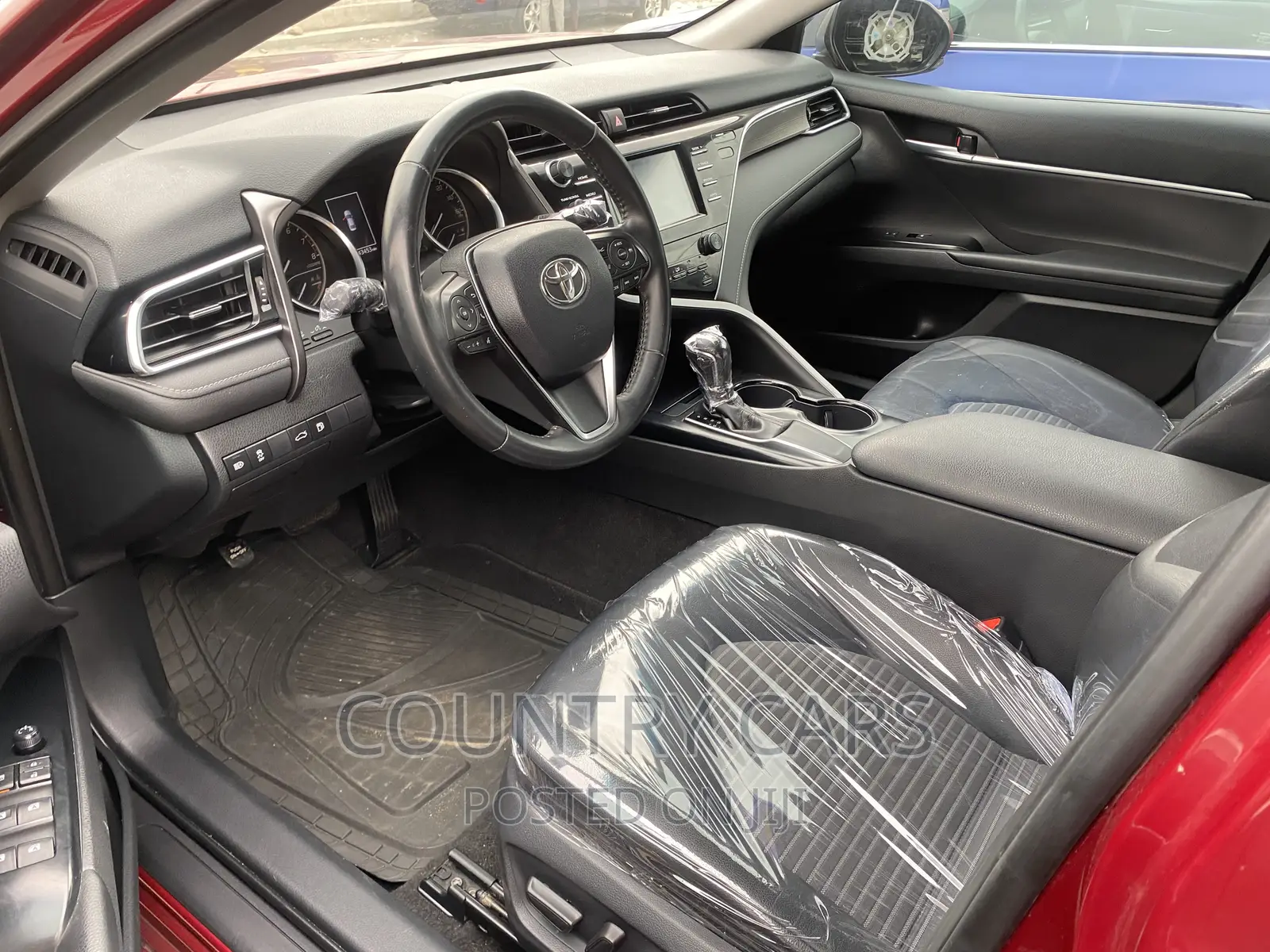 Toyota Camry SE FWD (2.5L 4cyl 8AM) 2018 Red