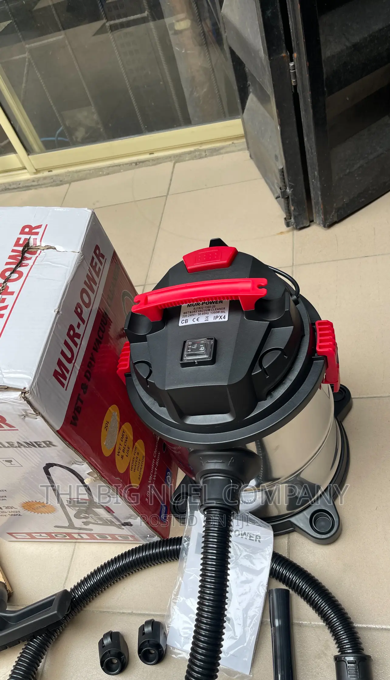 Wet and Dry Vacuum Cleaner With Blower 20litres
