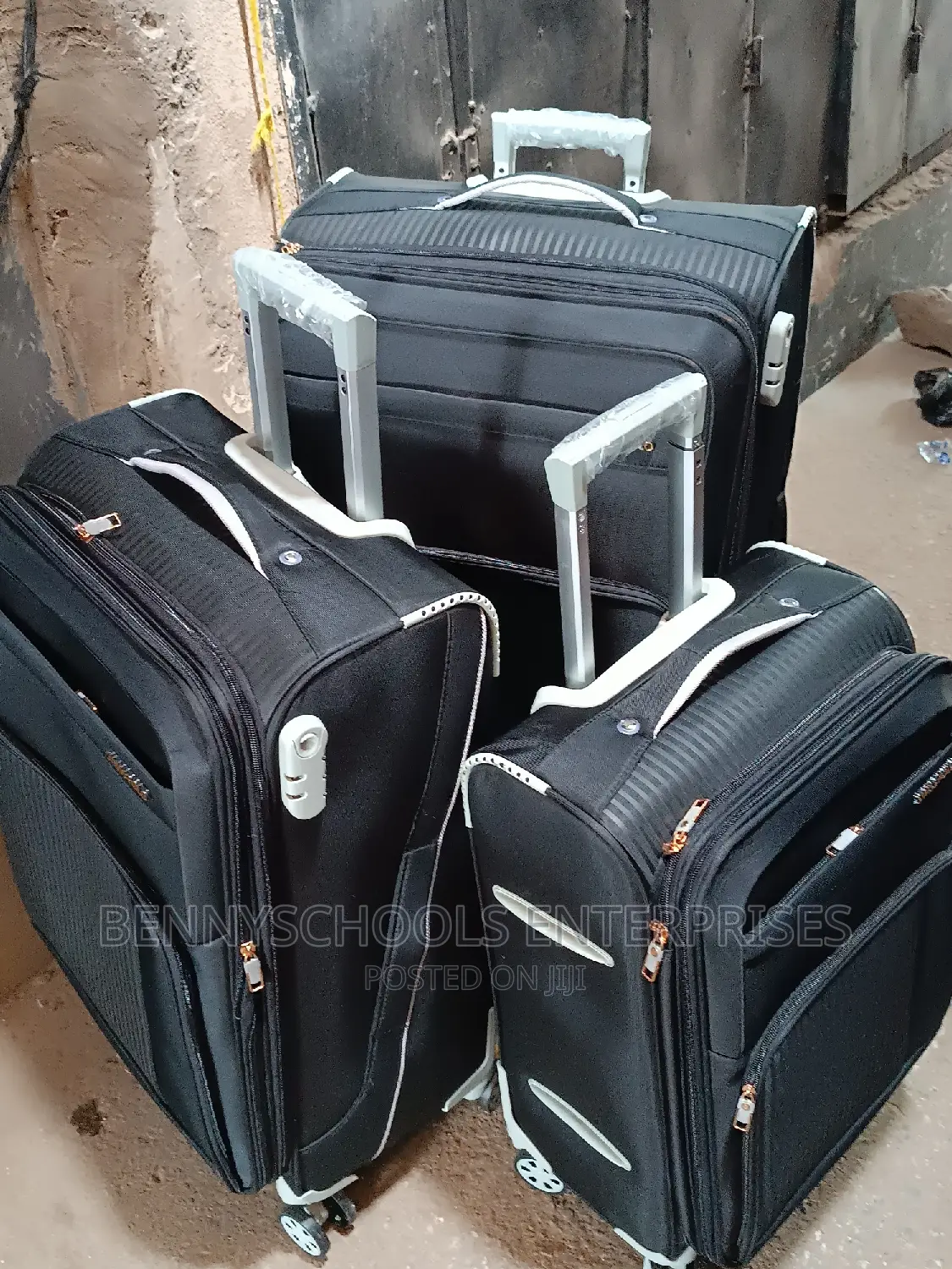 Set of 3 Swiss Polo Travelling Luggage Boxes With 4 Wheels