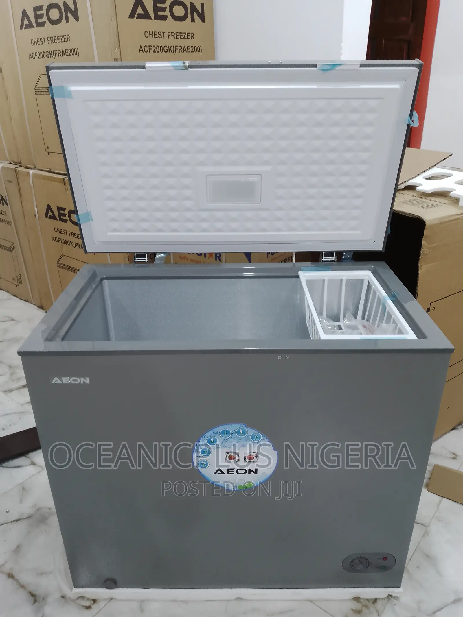 Aeon 200L Chest Freezer In