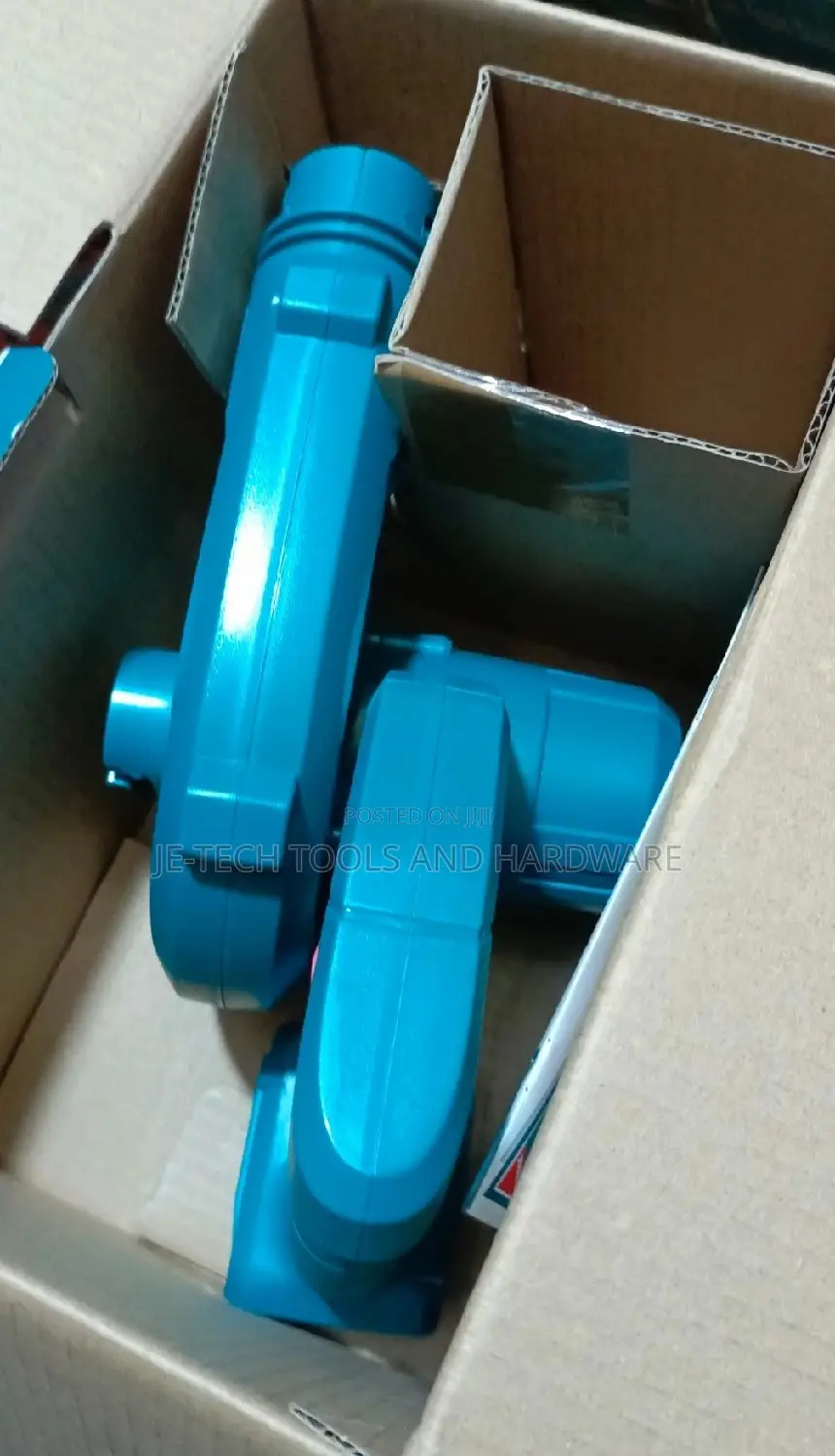 Total Lithium- Ion Blower - With 20V Battery and Charger