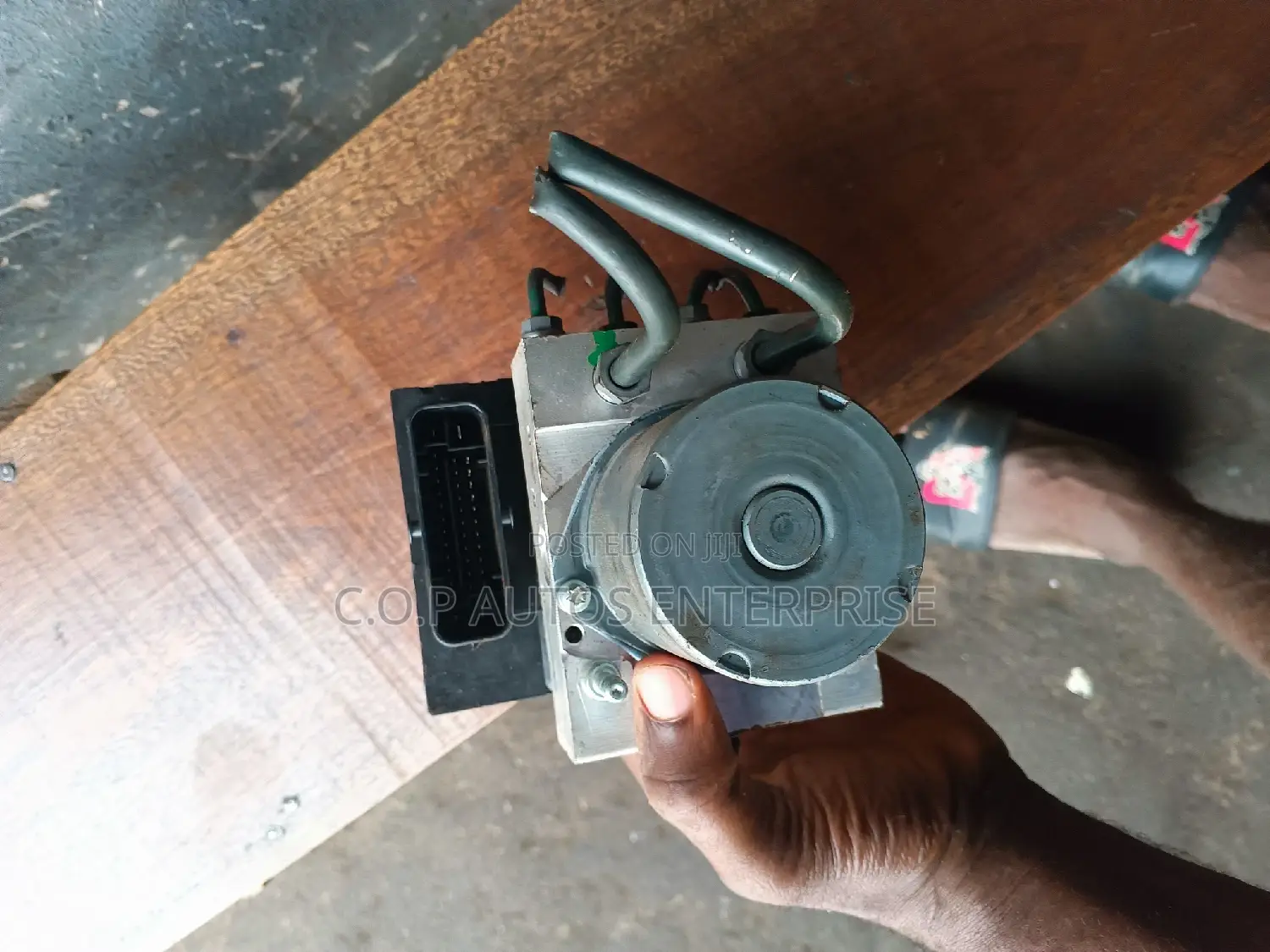 Tokunbor ABS Master For Land Rover Lr3,Lr4 RANGE ROVER Sport