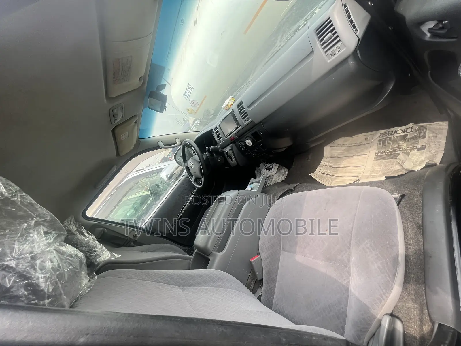 Toyota HiAce 2014 Black