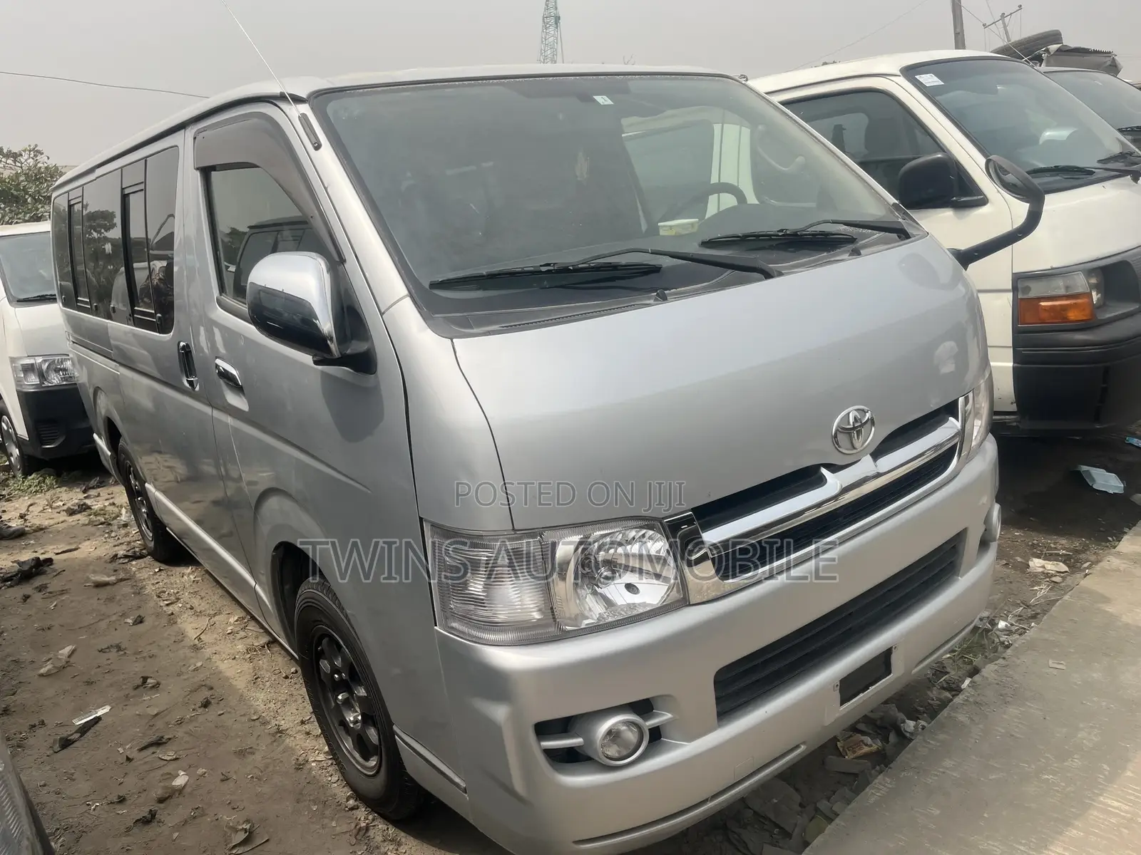 Toyota HiAce 2011 Silver