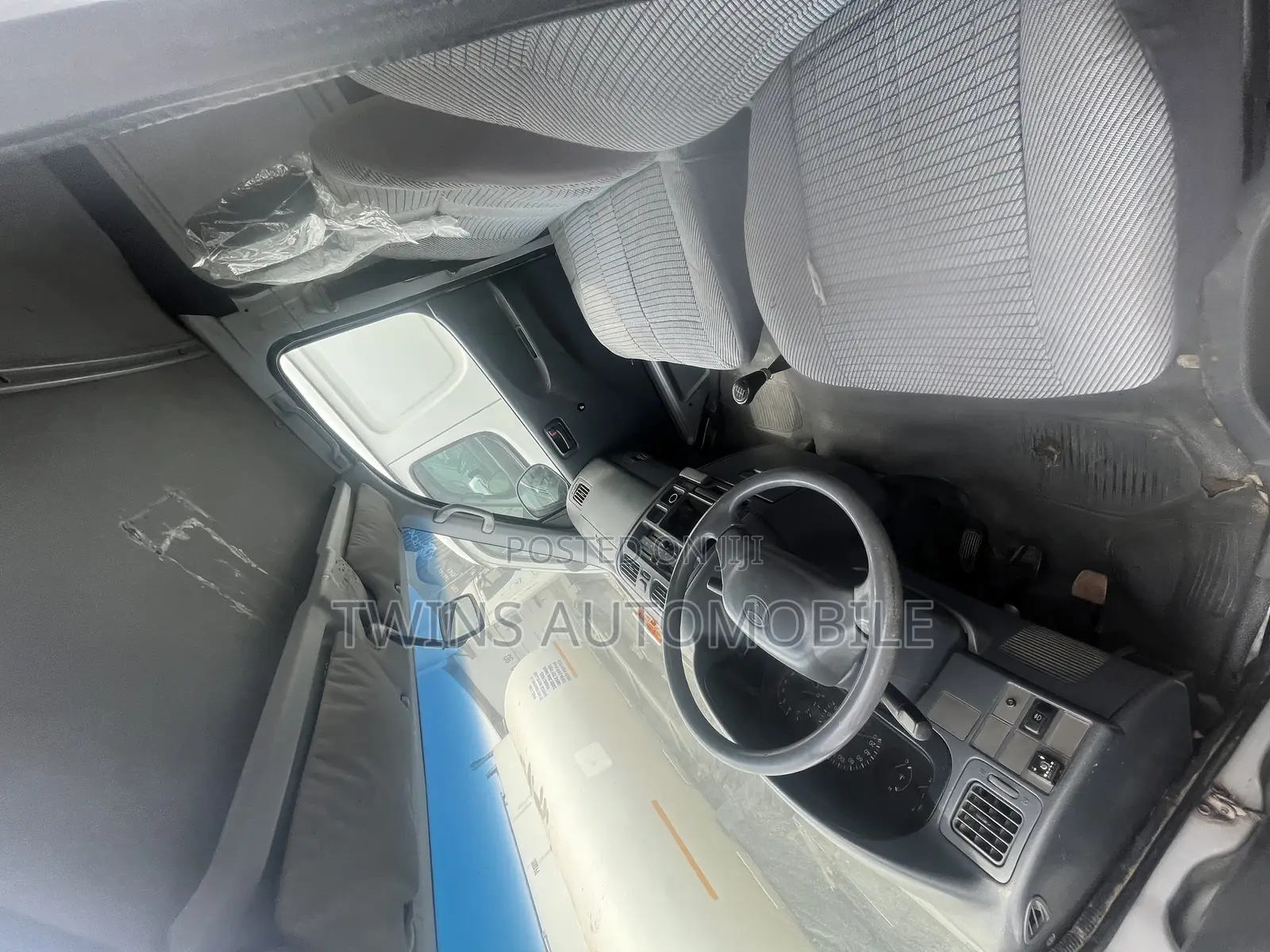 Toyota HiAce 2006 Grey