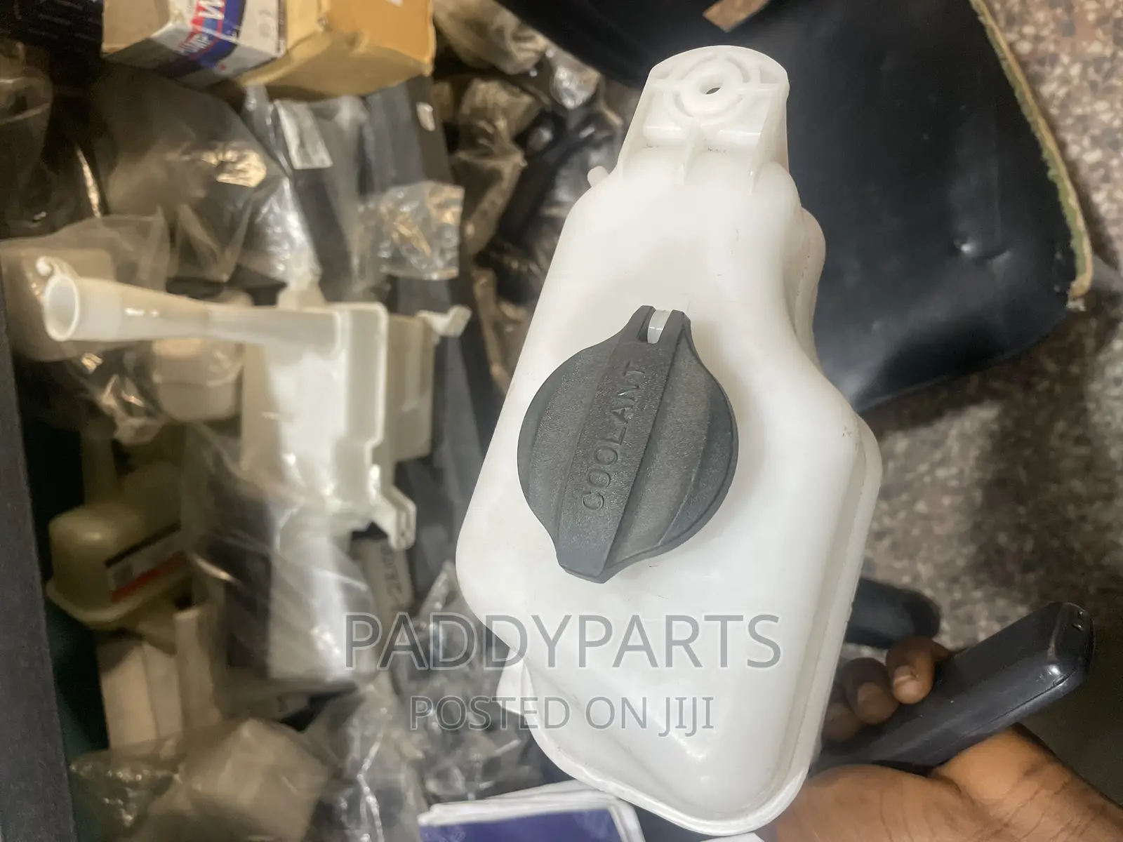 Hyundai Santafe Coolant Recovery Tank