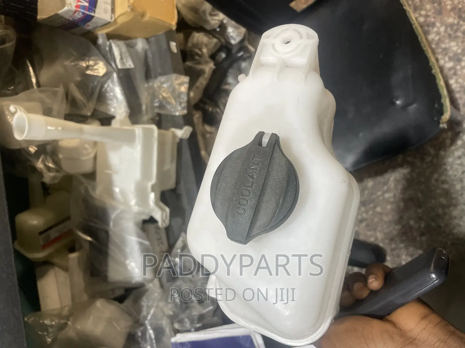 Hyundai Santafe Coolant Recovery Tank