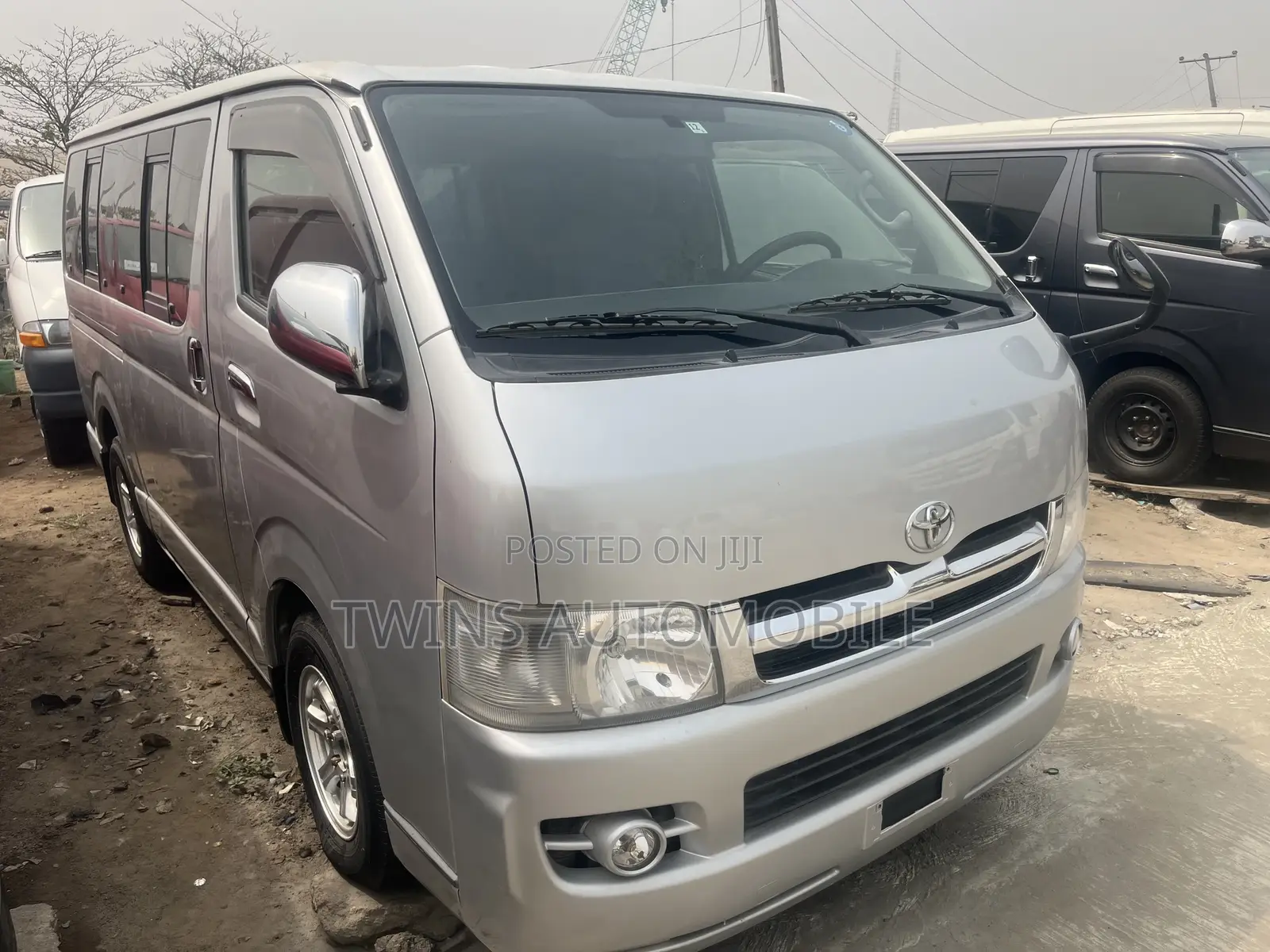 Toyota HiAce 2013 Silver