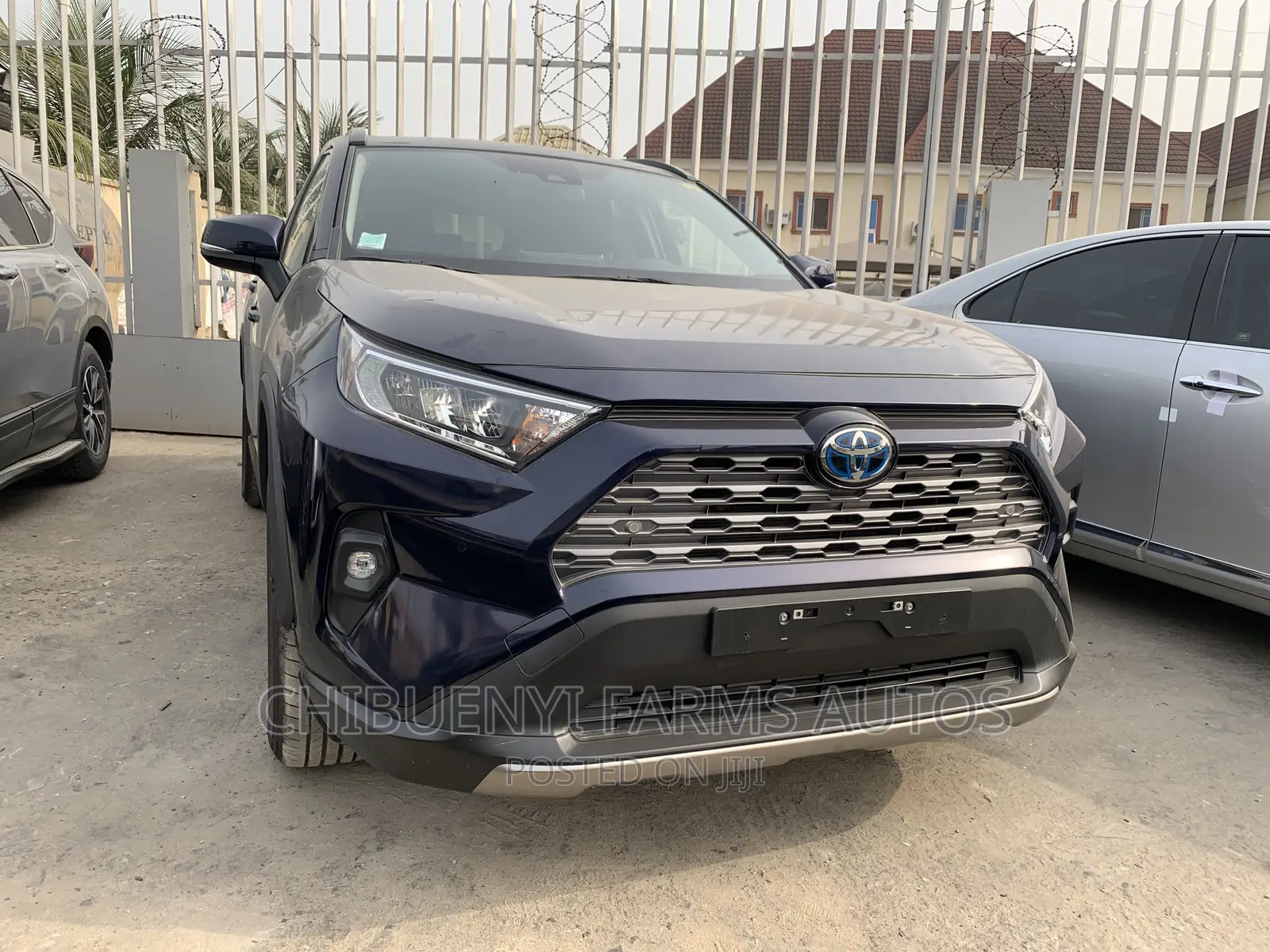 Toyota RAV4 XLE Premium 2022 Matt Black