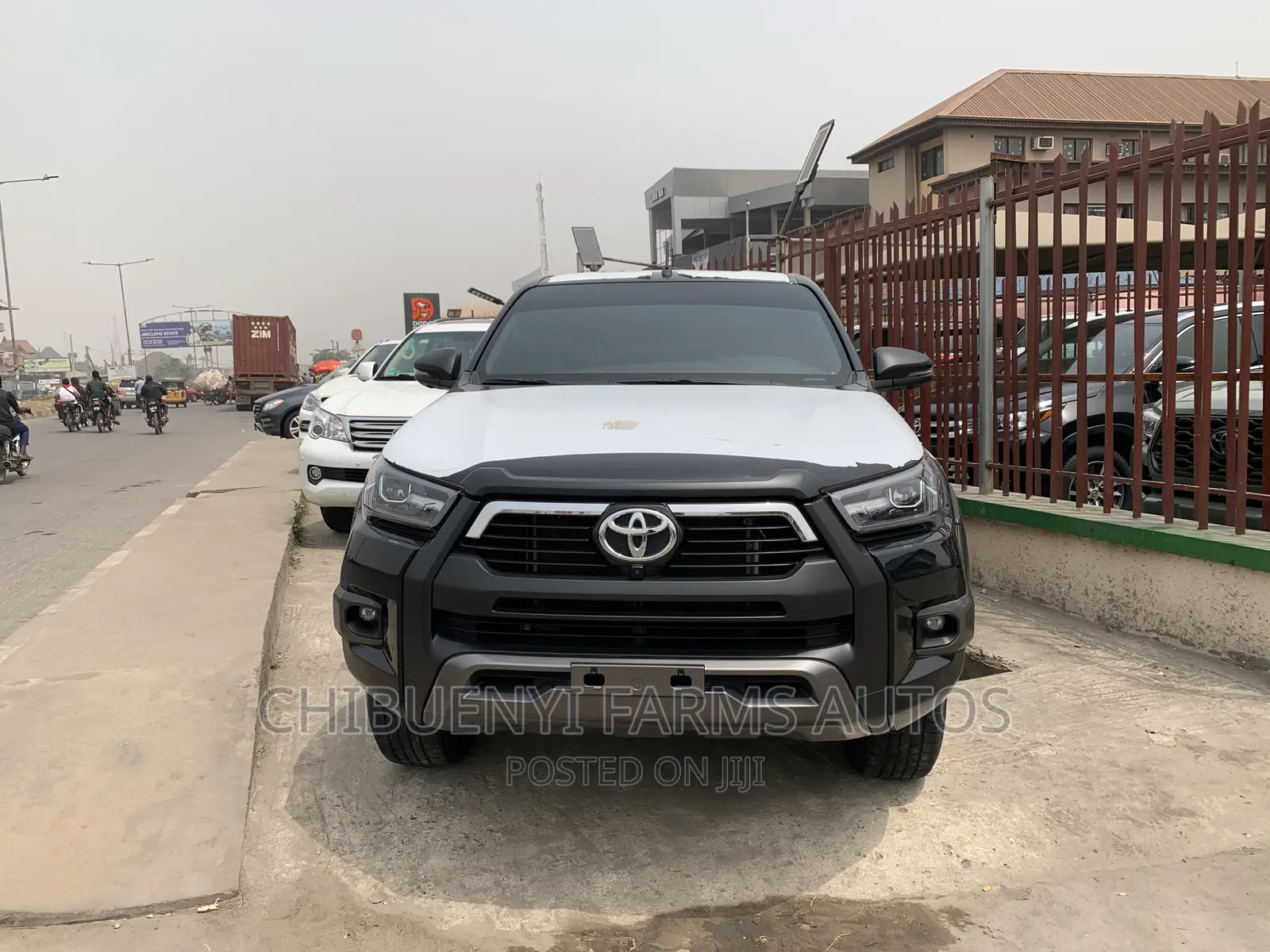 New Toyota Hilux 2023 Black