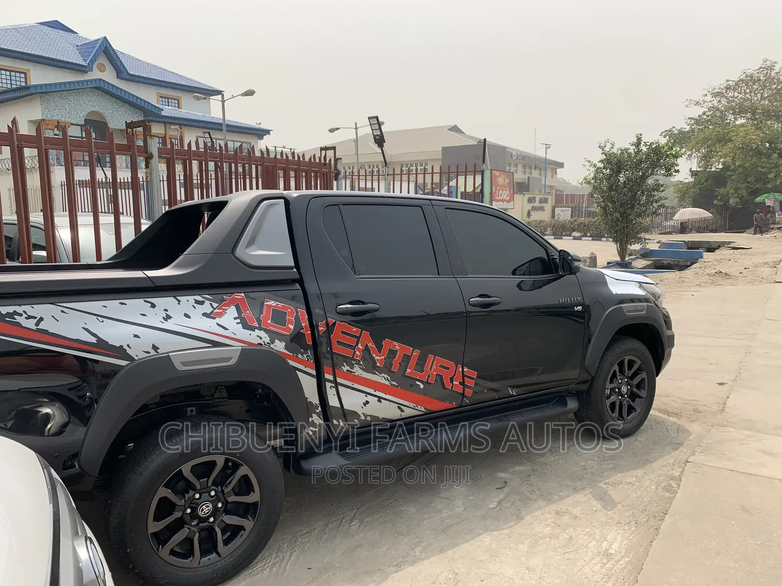 New Toyota Hilux 2023 Black